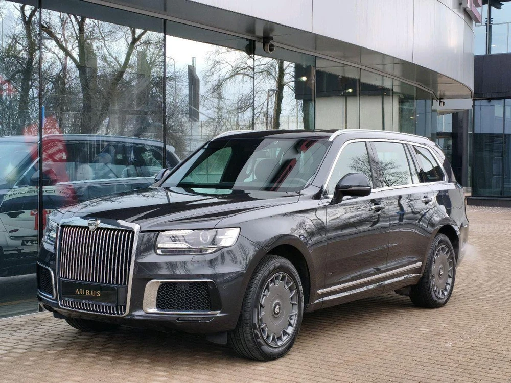 Komendant Individual 4.4hyb AT 4WD (598 л.с)